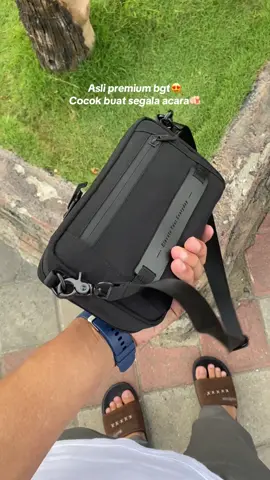 Stok terbatas ya guys, kalo dah habis restok nya lama🙏🛒🛍️ #tashandbag #slingbag #clutchbag #tasselempangpria #tascowok 