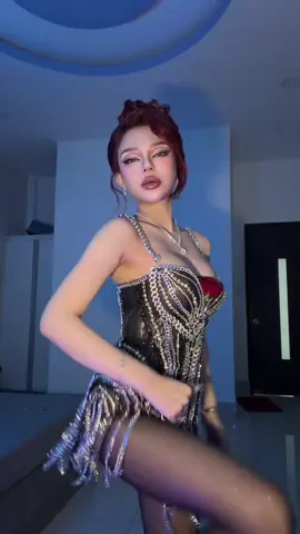 outfit nhảy đầm với mấy bà bạn 🤭 (ig: @thybabiii) @Đỗ Long 