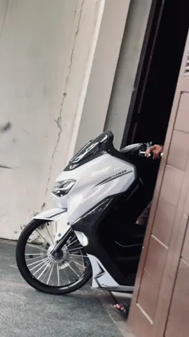 Sibuk bgt coo 😭😭 #nmaxmodifikasi #nmax155 