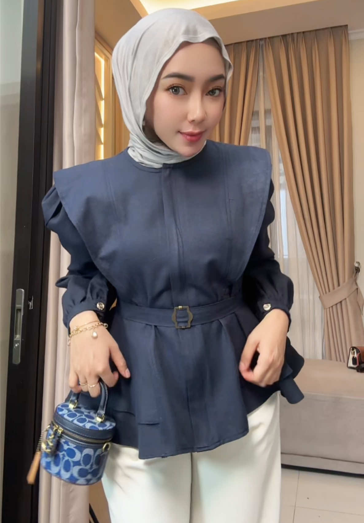 LUVVV WARNA NAVY EMANG ELEGANT BANGEEEET
