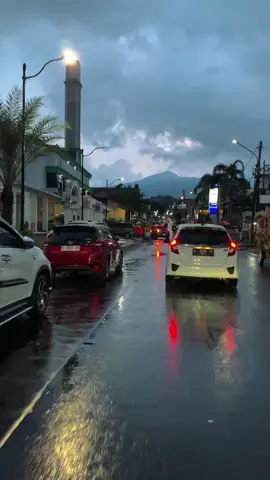 🫀🌧🥀sedikit merenung #tiktoklmpact #sadvibes🥀 #hujan #mentahan #kuningan 