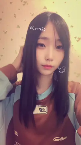 ケープ2種類使って一生懸命固めた髪で寝たら戦いから帰ってきた人みたいになる