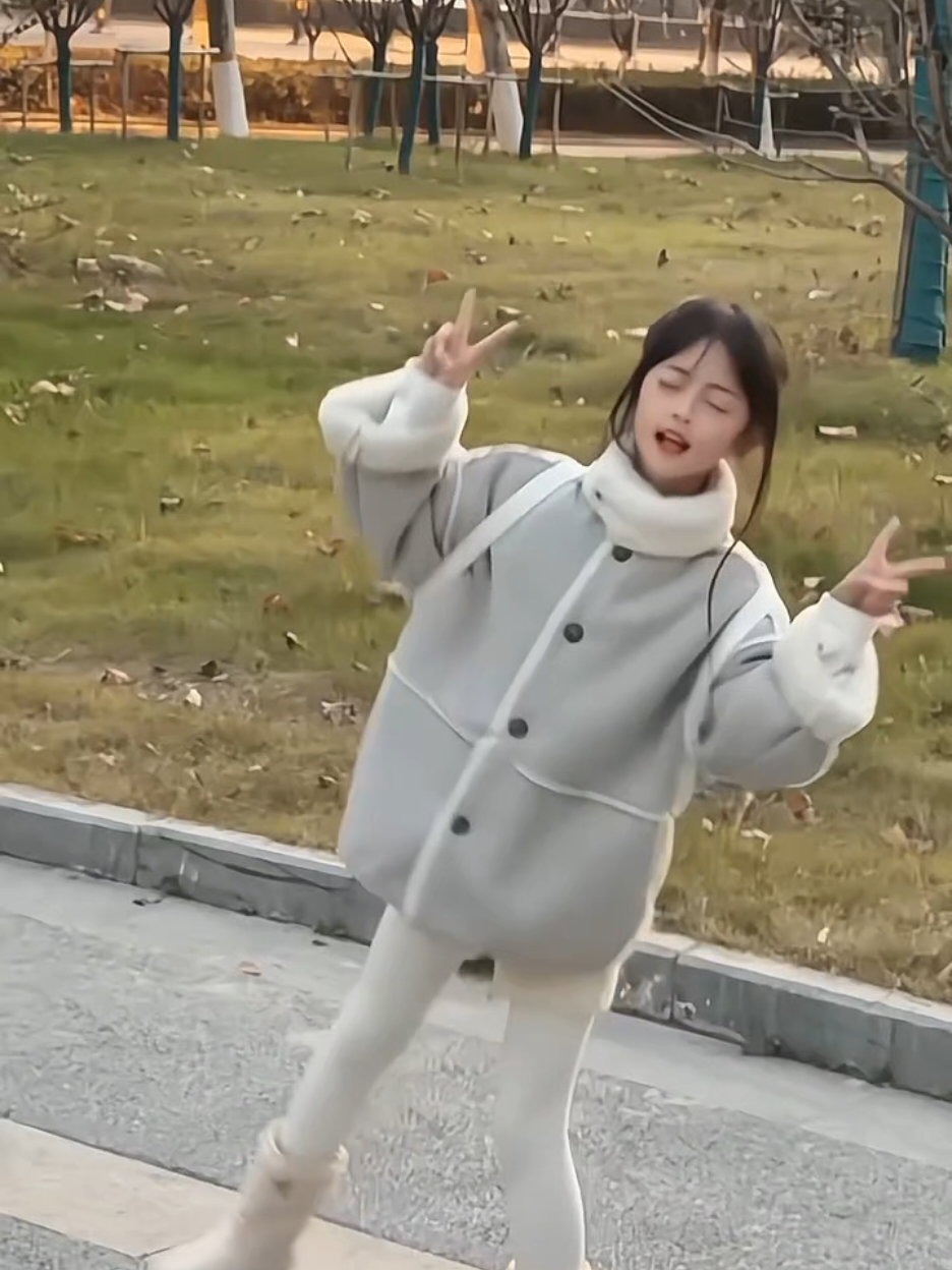 库里库里～ #萌妹 #甜妹 #骗你生女儿 #卡点舞 #热门音乐 #浅跳一下 #库里库里 #trend 