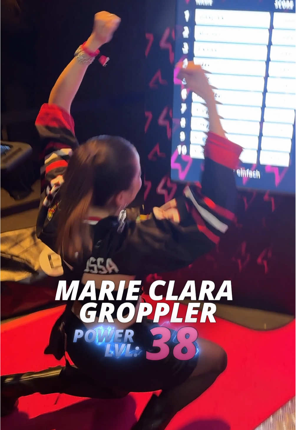 1/2 🥊 Für den Guten Zweck haben die Künstler:innen bei der @1LIVE Krone alles gegeben, jeder Schlag hat die Spendensumme erhöht 🚀 für zukunftsmusik_ev  #krone2025 #ewieeinfach 