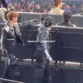 What are you fucking doing????? #minsung #seungbin #AAA #skz 