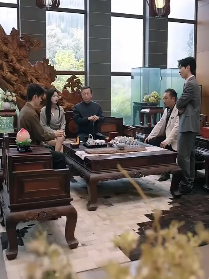 Chàng trai tặng cho Sở tổng 1 chiếc bát cổ quý giá nhưng những kẻ không có mắt nhìn lại cho là đó là đồ giả cho đến khi biết được giá trị thật của nó#xuhuong #reviewphim