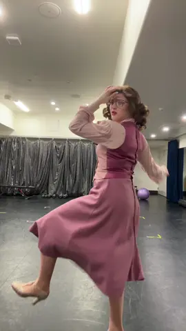 I think Elphaba put a wicked spell on me 🧙‍♀️  @DISCOSHOW  #fyp #theaterkid #barb #wicked #professorumbridge 