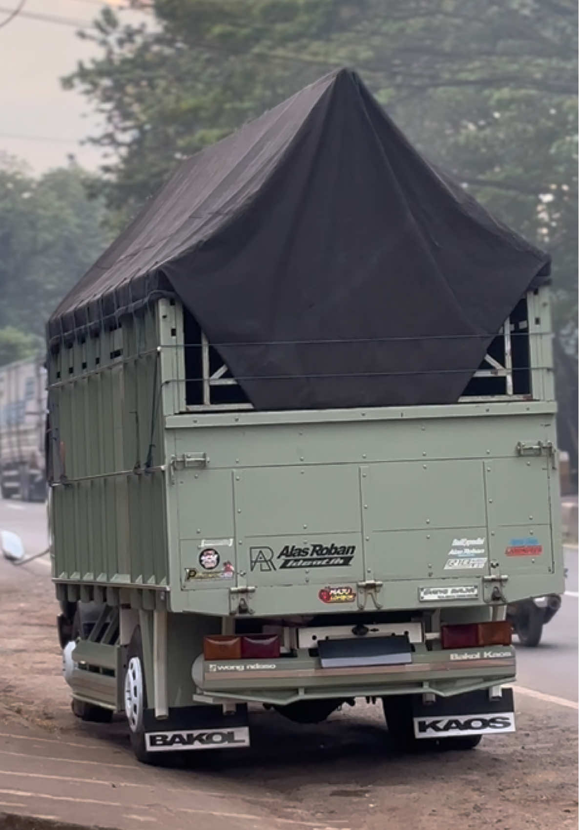 Setiap perjalanan yang kamu anggap berat ini adalah perjalanan menuju doamu sendiri 😇 #abyan #alas_roban_identik #storitruk #stories #fyp 