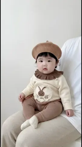 Mặc đồ cứ cười tít mắt vậy đó #hottrend #mevabe #xh #dodong 