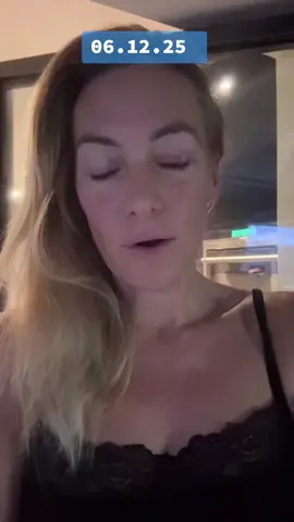 iris_aschenbrenner: Ich kann nur hoffen, dass das ein dummer Scherz ist. Noch schlimmer sind die Kommentare, die das glauben. Ich denke der Mann ist leider psychisch krank sollte er das wirklich glauben. Er bräuchte Hilfe. Was sagt ihr dazu?... #afd #politik #spd #reel #crazy 