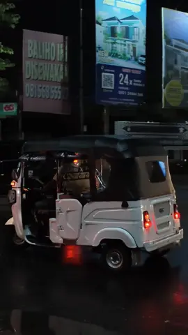 Video ini sudah sampai daerah mana? yuk comment di bawah.  Ambil aja mentahan videonya buat bahan story, konten dan lainnya, tinggal dikasih backsound dan kata-kata terbaikmu, selebihnya ya edit sendiri :) Lokasi : Jogja #filosofidudukbersila #jalanan #malam #night 