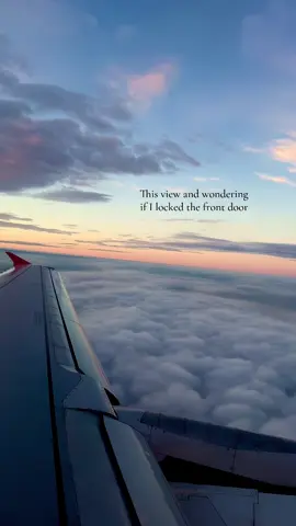 ☁️✈️🌏 #traveltiktok #lukecombs #aviationlovers #traveltok #travel 