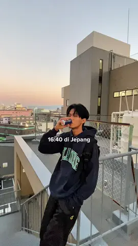 kegiatanku jam 16:40 di Jepang sebagai anak 22 tahun  song : the name of life - spirited away  #kerjadijepang #japanlife #japanvlog #kenshuseijapan🇮🇩🇯🇵🎌 #fypage #sunset 