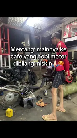 Ke cafe mesen es satu+numpang wifi sampe nutup aj brisik bngt🤏🏻🤣 #fyp #beatkarbu #foryou #beatkarbumodifikasi #tsid🇮🇩 