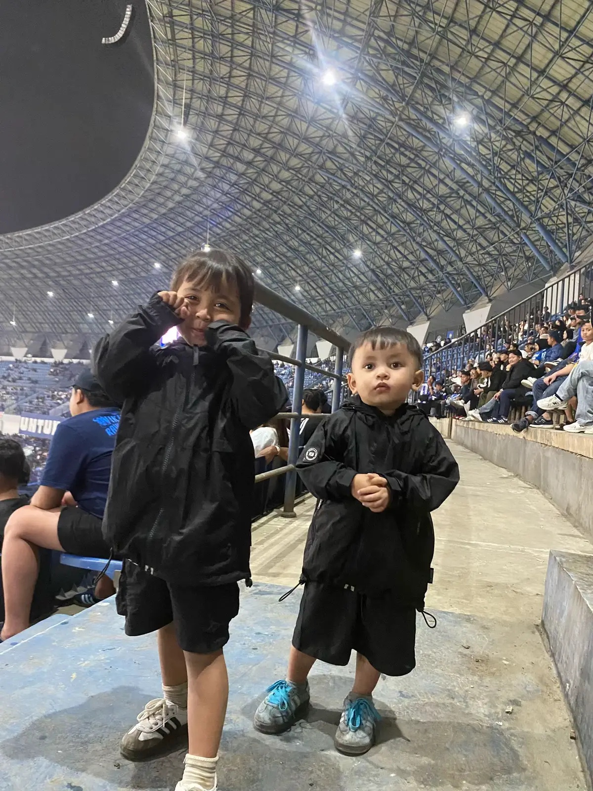 3poin⚽️💙🔥#persib #infobandung #persibbandungfans #casualoutfits #borneofc 