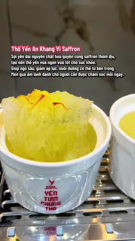 Thố Yến An Khang Vị Saffron Sợi yến dài nguyên chất hoà quyện cùng saffron thơm dịu, tạo nên thố yến vừa ngon vừa tốt cho sức khỏe. Giúp ngủ sâu, giảm áp lực, nuôi dưỡng cơ thể từ bên trong. Món quà ấm lành dành cho người cần được chăm sóc mỗi ngày. #yenchungtuoitphcm #bepyenchungtuoitphcm #yenchungtuoi #yenkara #yenchungtho 