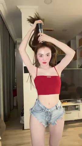 Nếu năm nay vẫn cô đơn hãy mua cây thông này về chưng đi ạ #trangnemo #xuhuong 