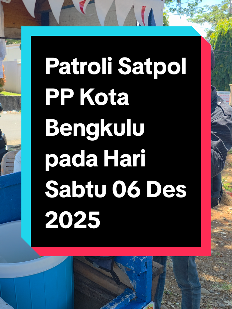 Menerima Banyak Masukan dan Keluhan dari Warga Kota Bengkulu melalui Komentar Media Sosial dan pesan ke Lapor Satpol PP Kota Bengkulu atas  ketidaktertiban dan ketidaknyamanan yang dirasakan oleh Warga Kota Bengkulu Pengguna Jalan yang Melintas di Jalan Sekitar Gedung Balai Buntar di Jalan Pangeran P Natadirja  dan Jalan di Sebelah Gedung Balai Buntar akibat keberadaan Pedagang yang berjualan di Daerah Milik Jalan yang mengundang kemacetan akibat parkir kendaraan yang tidak tertib dari para pembeli. Sabtu 06 Des 2025 Pk 11.30 WIB , @Kasatpol PP Kota Bengkulu  @SATPOL PP KOTA BENGKULU  @🆂🅰🅷🅰🆃🆂🅸🆃🆄🅼🅾🆁🅰🅽🅶 menemui para pedagang dan menyampaikan penjelasan atas larangan berjualan di Daerah milik Jalan dalam Kota Bengkulu sebagaimana Diatur dalam Perda Kota Bengkulu Nomor 03 Tahun 2008. Semoga dengan Penyampaian penjelasan larangan dan Penertiban, diharapkan Para Pedagang dapat memahami dan mematuhi Peraturan Daerah Kota Bengkulu Nomor 03 Tahun 2008. @dedywahyudi965 @RONNY TOBING OFFICIAL @Tony alfian @Media Center Kota Bengkulu @PolPP Prov Bengkulu #fyp #foryou #viral #sahatsitumorang #satpolppkotabengkulu 