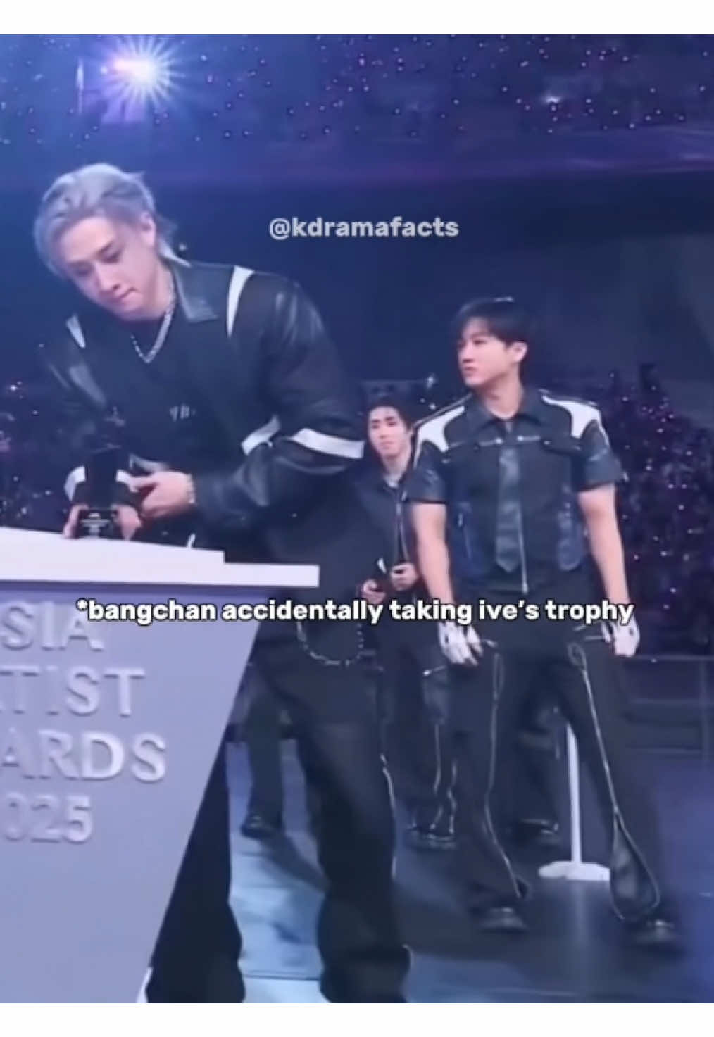 skz are for sure the centre of the show today 😭😭 #straykids #ive #aaa2025 #kpopiconicmoments #kpopstay 