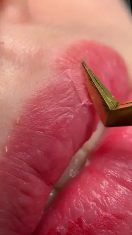 Kích môi bong mà chiếc vảy môi đã quá, giữ nguyên màu mà màu trong lắm luôn 🥰🥰 #muc7times #hathuphunxam #pmu #xuhuong #phunxamthammy 