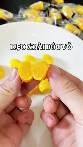 Kẹo xoài dẻo bóc vỏ. Tết này thiếu gì thì thiếu không thể thiếu kẹo này . Ngon, dẻo, thơm nức mùi xoài #keoxoaibocvo #keotet #banhkeotet #keoxoaideo 