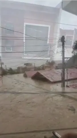 Keadaan Aceh Tamiang di lihat dari atas setelah hancur luluh lanta dan porak-poranda.  Harap tonton sampai selesai #aceh #acehtamiang #banjir #bencanaaceh #bencanabanjir 