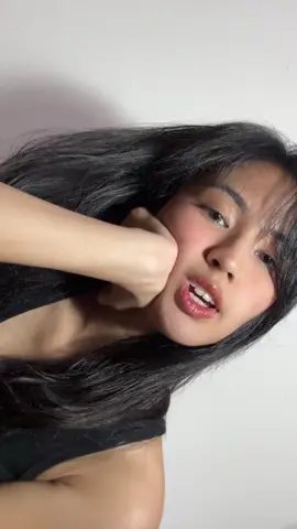 get your birkin bangs and layer everyone🫵🏻 #birkinlayer #birkinbangs #haircut 