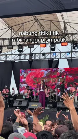 @Diva Hani🐳 @Simpatik Music Official #simpatikmusic #divahani #fyp #simpatik #lapanganwonorejo 