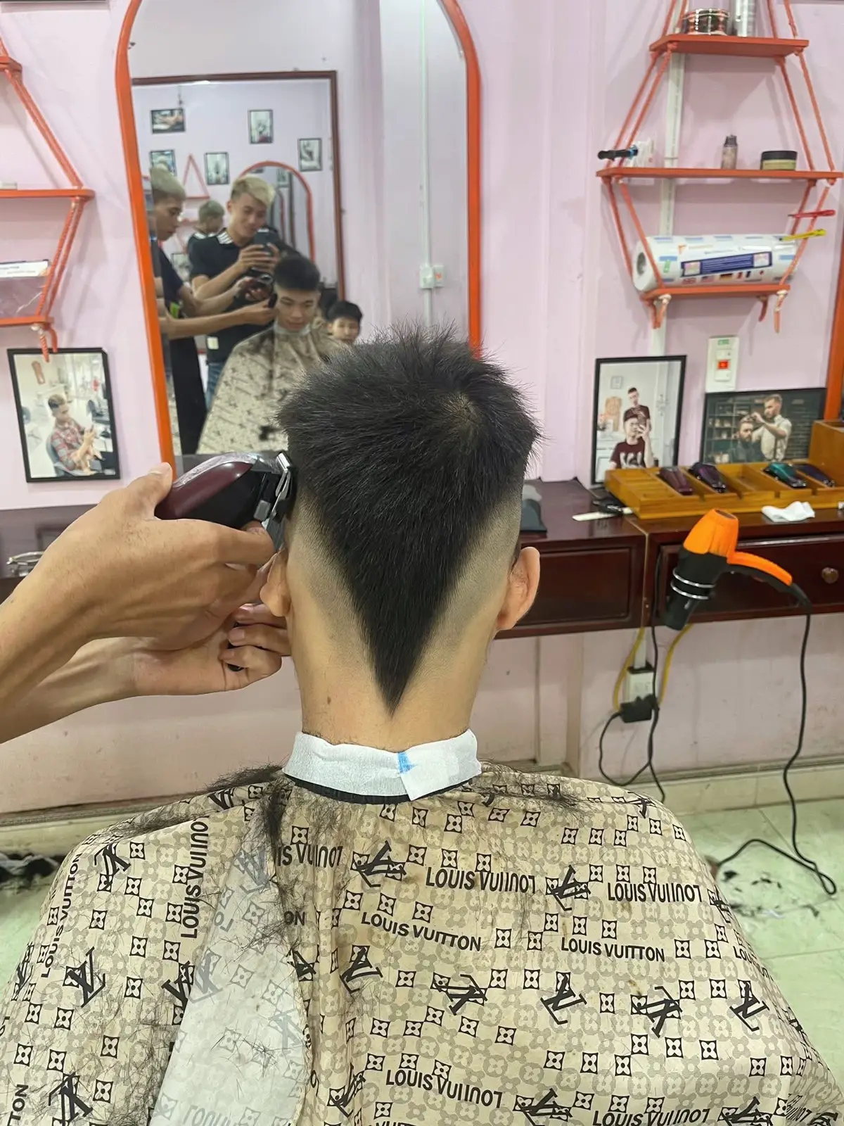 Tao cắt cả trăm kiểu tóc out trình từ lâu rồi t còn đéo thèm up 🧐#cattoc #barber #toc 