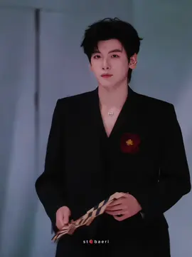 kataku mulai sekarang harus sering sering ke award showwww 😭🫵🏻 #zhaixiaowen #xiaowen #chineseactor #fyp #fypシ゚ 