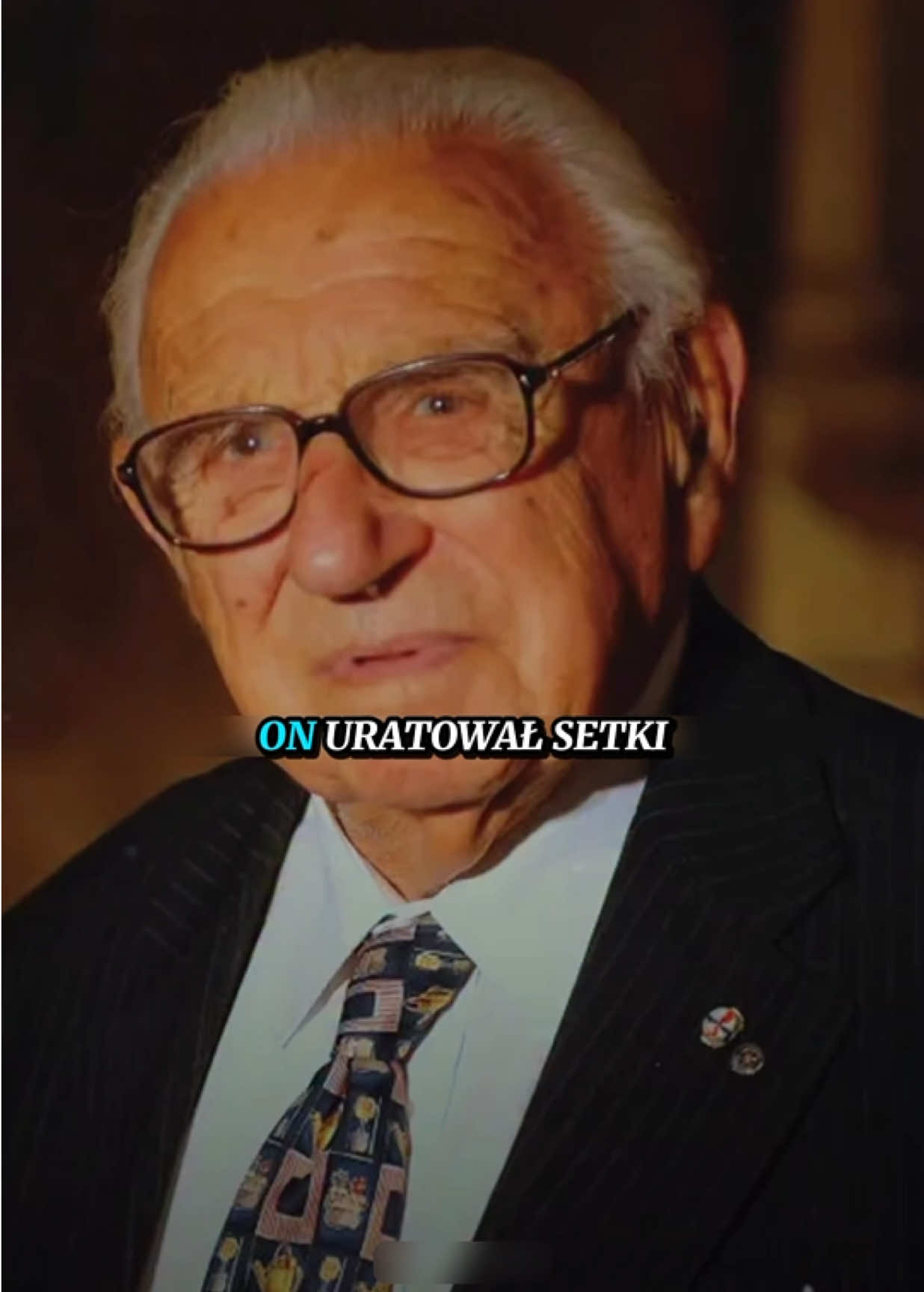 Fałszował dokumenty, organizował pociągi i ryzykował wszystko, by uratować dzieci przed śmiercią. Po pół wieku dowiedział się, że cała sala ludzi to ci, których ocalił. Nicholas Winton — cichy bohater, którego świat nigdy nie zapomni. #winton #prawdziwybohater #inspiracja #dobro #odwaga     