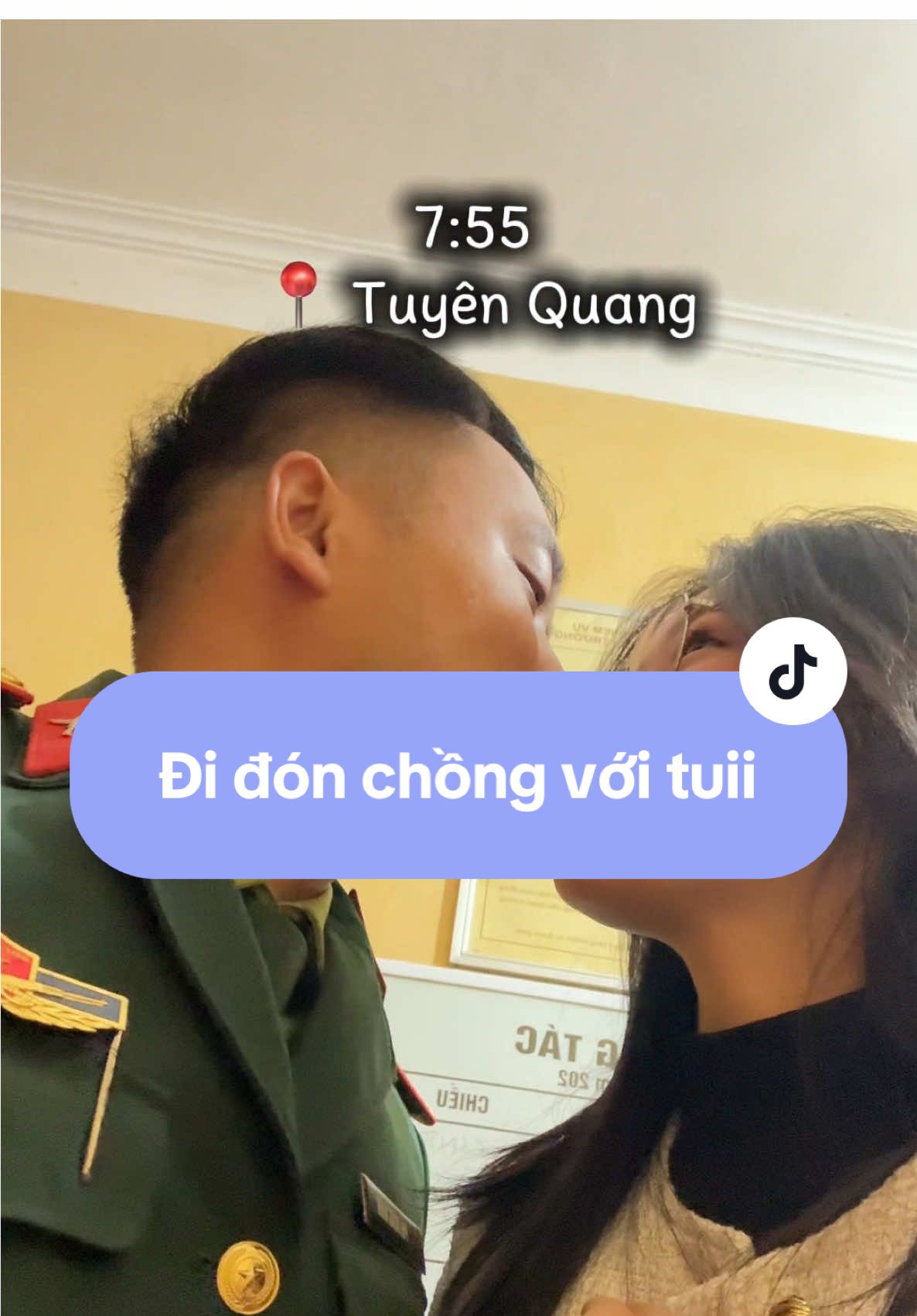 Đi đón chú bộ đội với tuiii. Lại có chồng rồi hihi #hauphuong #hauphuongchamcon 