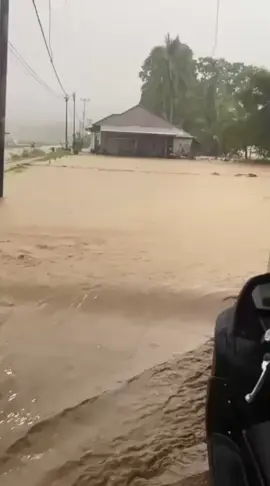 banjir kembali menerjang MANINJAU - AGAM SUMBAR