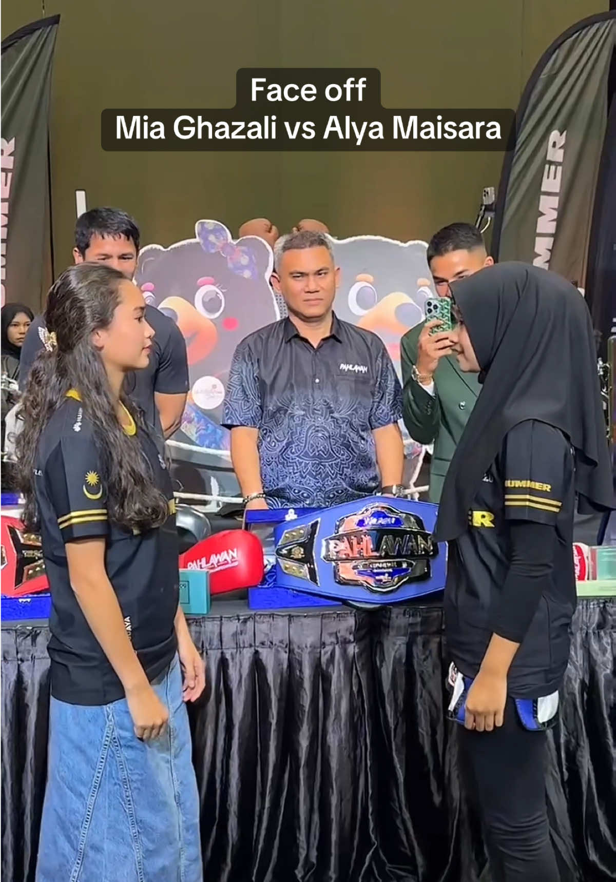 Face off Mia Ghazali vs Alya Maisara Don’t wait. Buy the PPV now! For ONLY RM10.90, get instant access to the entire card! ➡️ fightfactory.store 📍Stadium Titiwangsa, Kuala Lumpur 📅 December 7, 2025 | 5 PM MYT #bulibukanbudaya #pahlawanchampionship #muaythai #fyp #combatsports 