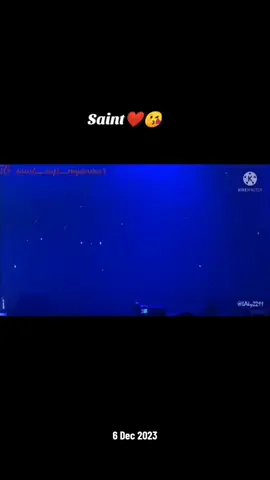 Saint ဒီသီချင်းလေးကိုသားစိမ့်လေးစင်ပေါ်ဖျော်ဖြေနေတဲ့ဒီအချိန်လေးမှာ စင်အောက်ကနေပြုံးပြီးကြည့်နေတဲ့ကောင်ငယ်လေးရှိနေခဲ့တယ် သူ့ကိုကို ကိုအူယားလွန်းလို့စင်အောက်ကနေလှမ်းမွတဲ့😘 တဲ့ကောင်ဆိုးလေး🐯 @Saintsup  #perthsaint #thankb4youdo #ချစ်တဲ့စိတ်လေးနဲ့ကြည့်ပေးပါနော်😘😘😘😘 #foryourpage #onthisday 