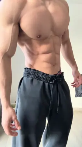 physique unreal omg #gym #fyp #GymTok #foryou #davidlaid 