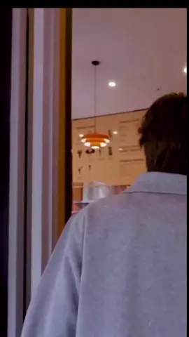 彼氏とニュージーランド🇳🇿 行ってきました風 ・ ・ ・ 外したら普通なんよ笑 外してくれぃ笑 置いてくれぃ笑 いちいち反応が可愛い🩷 ・ その外したの、もらう風🦑 ・ ・ ・ 抹茶味とかあるのびっくり😳 ・ ・ ・ #岩田剛典  #JATA  #ニュージーランド🇳🇿  #彼氏風  #彼女目線風  ・ ・ ・ 💗 🩷 ❤️