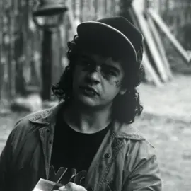 dustin #dustinhenderson #dustinhendersonedit #strangerthings #strangerthingsedit #aestheticedits @🦇 