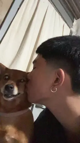 Ý là nó con gái á