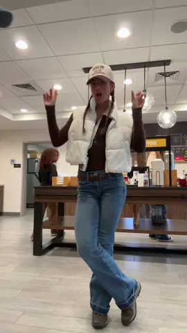 me and @Ava Rae⭐️ twinning #twins #OOTD #fyp #travel 