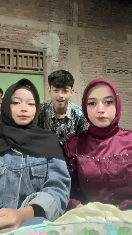 Yang belakang jangan sampai lolos🤣#fyp #fypage #ootdhijab#velocity @Mettt 