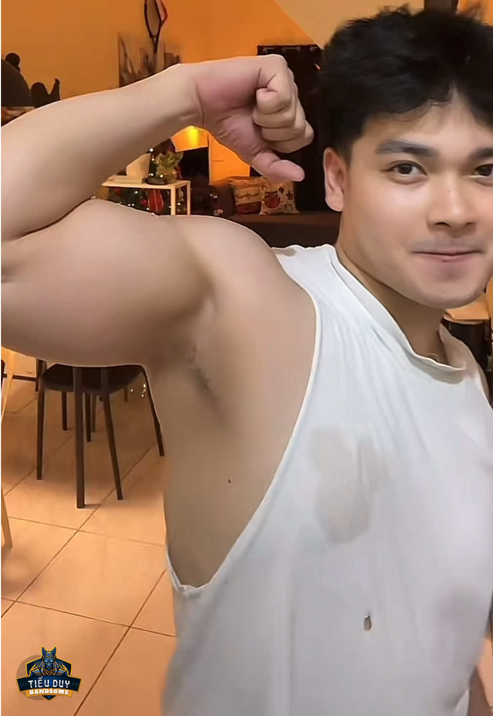 Hotboy Philippines nè, đẹp trai, trắng trẻo, thơm phức như sầu riêng dị đó! 😂#xuhuong #xuhuongtiktok #traidep #traigym #6mui