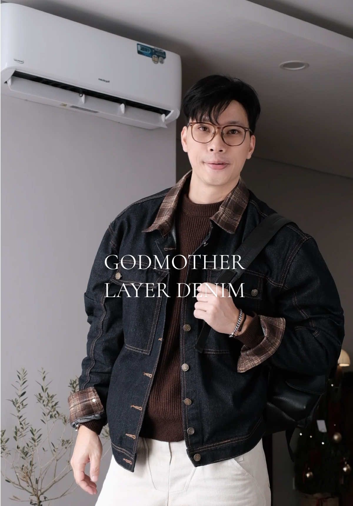 Áo khoác jeans của nhà Godmother luôn là cái gì đấy lạ lắm #thanhthichmacdep #outfitideas #outfitmuadong #layerjacket #denim 