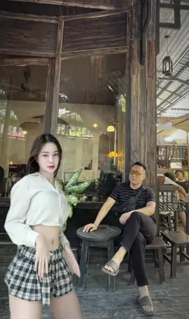 Hôm nay Không Xem Vẻ Đẹp Của  Sơn Đá 😎 Hôm Nay Ta Xem Gái Chinh Nhảy Được Không AE 🤣 #SơnLàmSơnĐá 