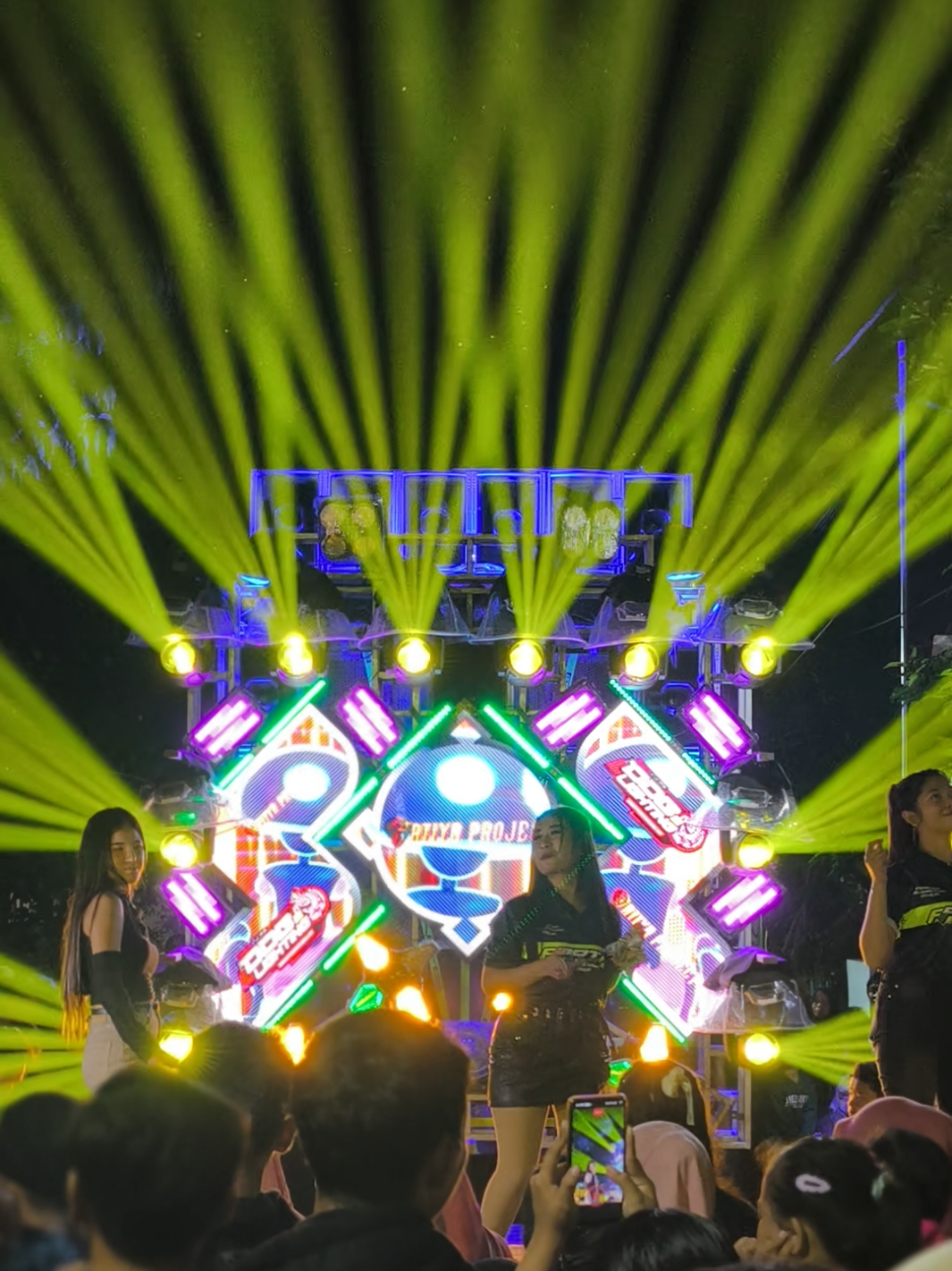 Ceksound ICHA CHELOW x TEBE @ichachellow_real @TEBE AUDIO JOMBANG @STAR_LIGHTING💫 #karnavalrejoagung #rejoagungploso #jombang24jam #viralfyp #fyp 