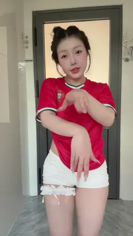 Áo đá bóng đồ đó... #xoaixuynh 🖤 #aobongda #duysport 