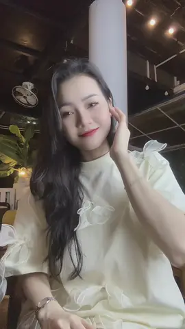 Còn vài ngày nữa là đến giáng sinh rồi!!! Bản thân thành món quà cho chính mình rồi hehe 🎄🎄🎄#kieumyhanh #viral #trending #xuhuong #tiktok 