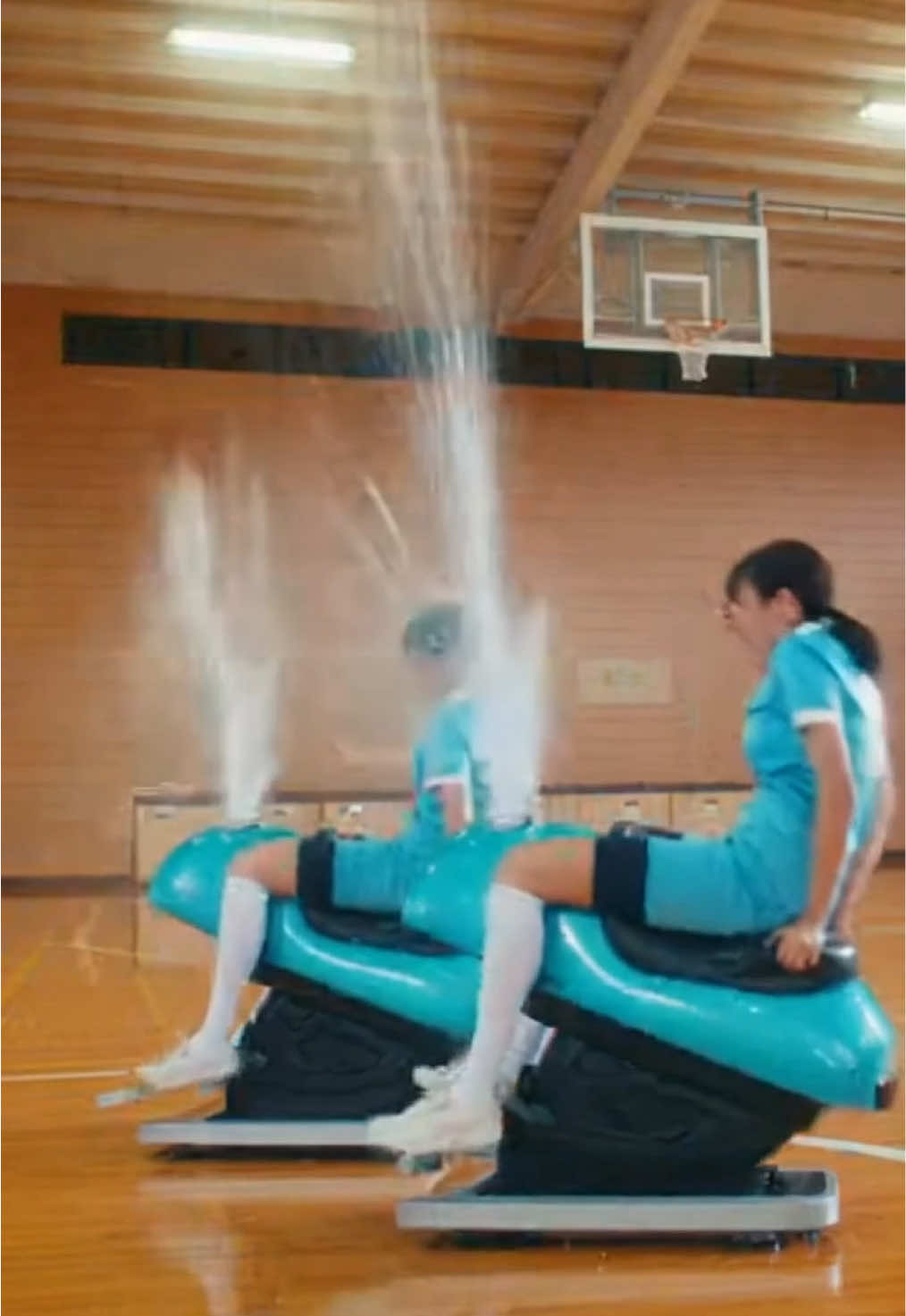 25歳成人が乗馬マシンで筋トレ中にマシンが故障するハプニング発生後ガソリン噴出する事故 #バレーボール女子 #乗馬マシン #ロデオマシン #筋トレ 