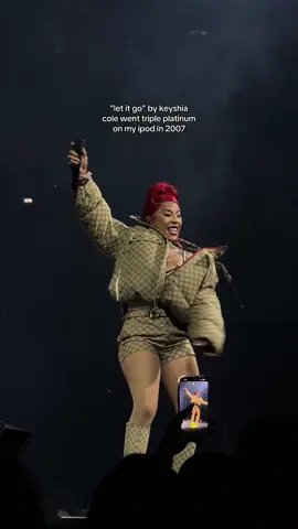 This song will never get old 🤎 @Keyshia Cole @Black Promoters Collective  🎙️: #KeyshiaCole performing “Let It Go” at The Boy Is Mine Tour in New Orleans | #2007 #justlikeyou #2000sthrowback #theboyisminetour 
