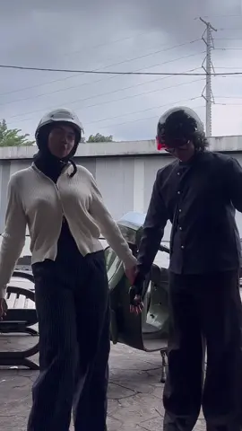 “Lebih baik naik Vespa”  #vespa #excel 